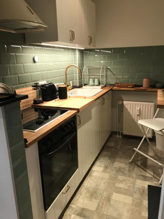 Harry's Apartment room 4